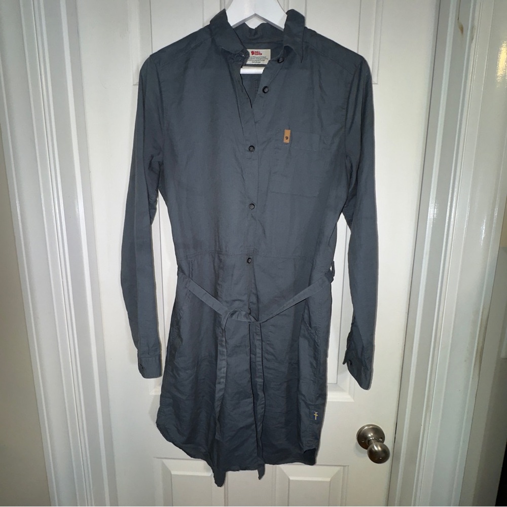 Fjall Raven Womens Ovik Shirt Dress size Medium belted full button front pockets